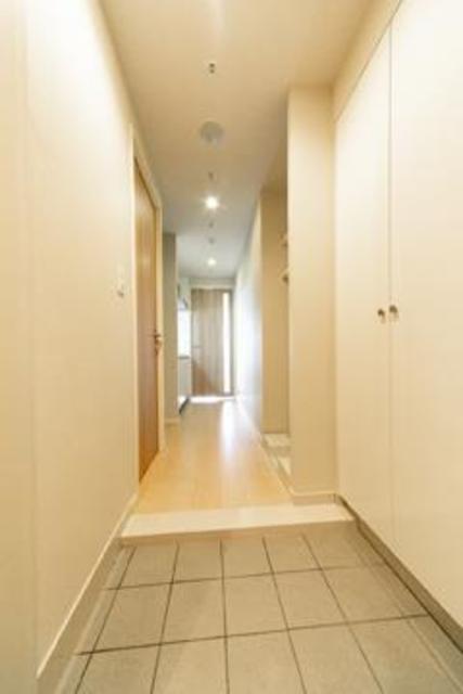 玄関　※写真は同タイプ住戸です。