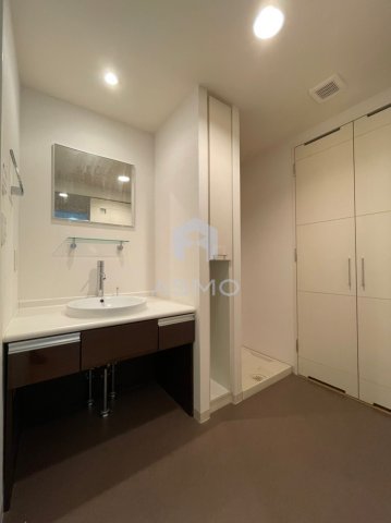 洗面設備　同建物内参考写真