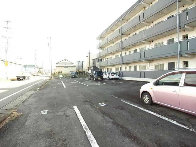 駐車場　駐車場
