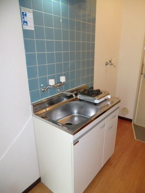 キッチン　1口ガスキッチン　明るいキッチン