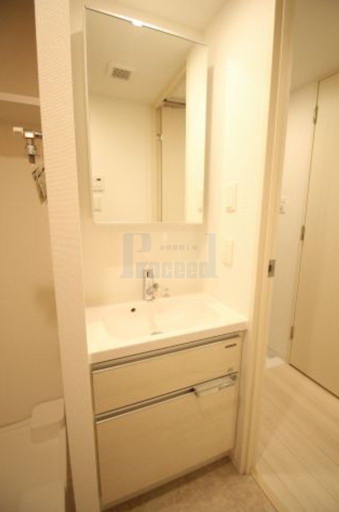 洗面設備　うれしい独立洗面台！