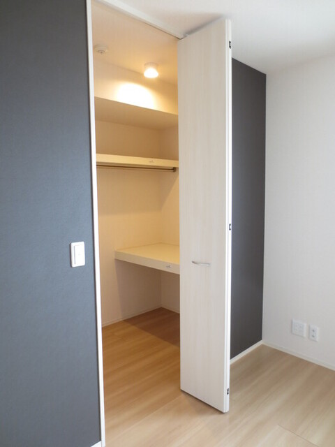 収納　３０１　洋室　ウォークインクローゼット