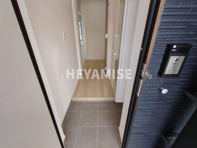 玄関　※室内画像は類似物件のもの