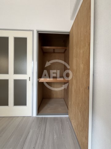 収納　グロリアス北大阪　クローゼット