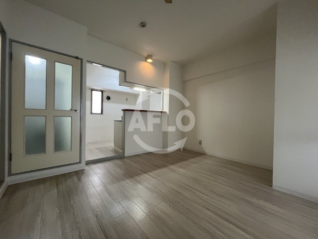 居室・リビング　グロリアス北大阪　リビング