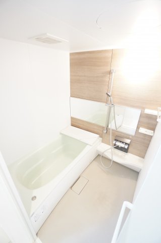 バス・シャワールーム　※同物件・反転タイプの写真です。