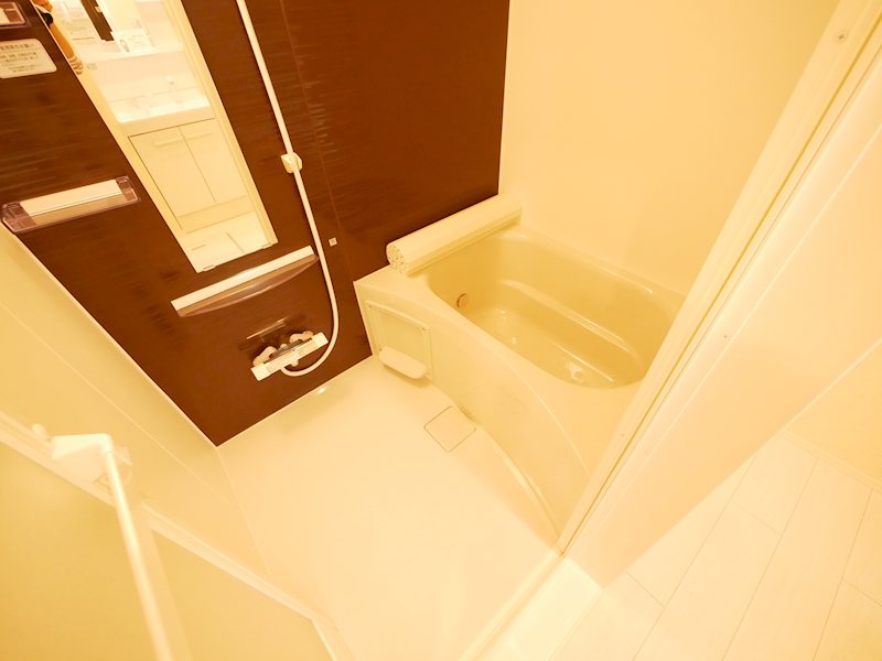 バス・シャワールーム　シャワー・追い焚き給湯