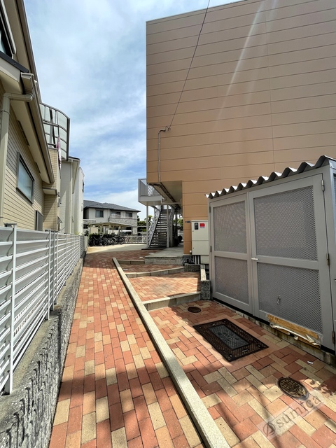 エントランス　ここに住む幸せ。明るいエントランス。