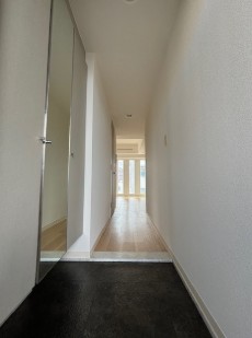 玄関　※同間取り参考写真