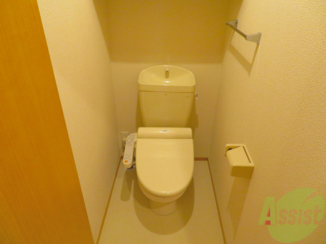 トイレ　トイレにはウォシュレットが設置されているので便利ですね