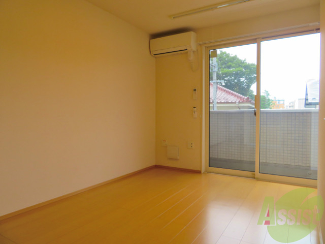 居室・リビング　リビングは、陽当り良好で綺麗なお部屋です。