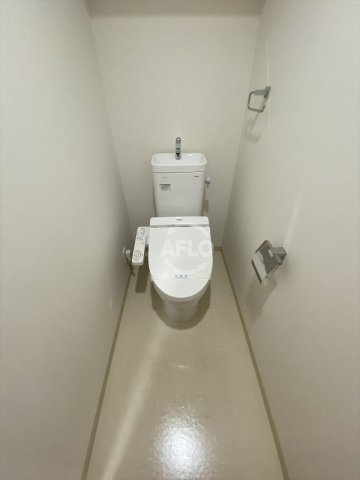 トイレ　フォーリアライズ京橋　温水洗浄便座