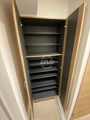 収納　フォーリアライズ京橋　シューズボックス