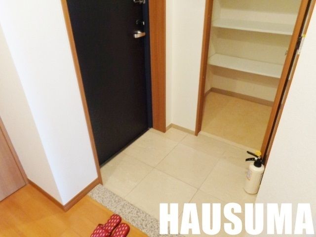 玄関　※モデルルームの写真です！※他号室写真使用