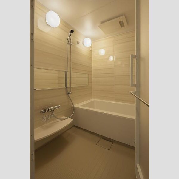 バス・シャワールーム　追い焚き機能t・浴室乾燥機付きで便利！