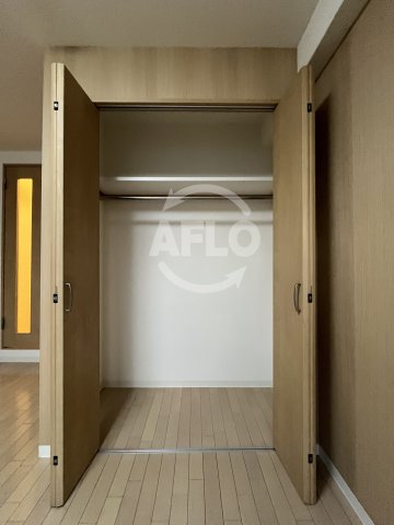 収納　ルミエール新大阪　クローゼット