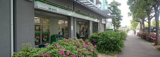 コンビニ　ファミリーマート陸前屋六甲アイランド店（コンビニ）まで238m