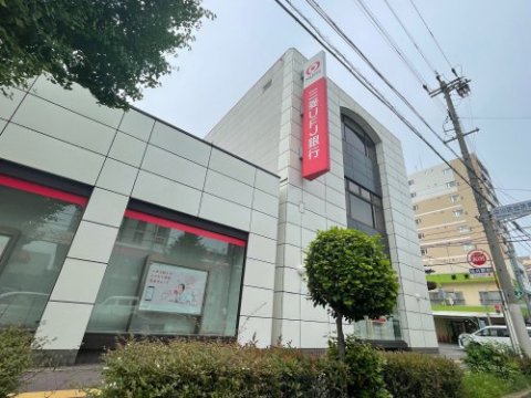 銀行　三菱UFJ銀行高畑支店（銀行）まで657m