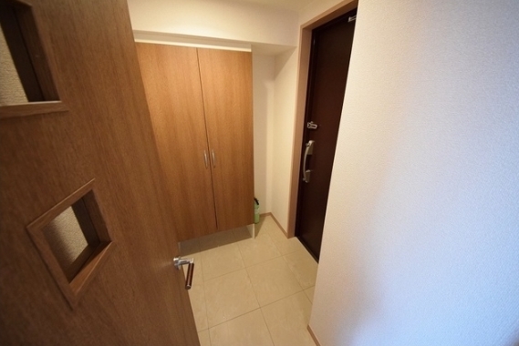 玄関　同タイプ参考写真