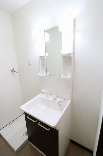 洗面設備　脱衣スペースもあります