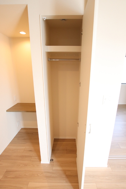 収納　ＬＤＫにハンガーパイプ付きクローゼットございます◎