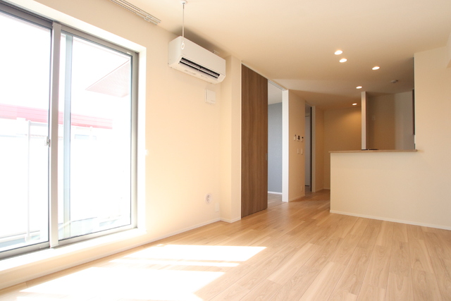 居室・リビング　１４．６帖のＬＤＫ　カウンターキッチンで会話がはずみますね♪