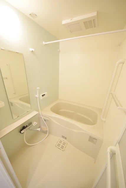 バス・シャワールーム　～１日の疲れを流しましょう～