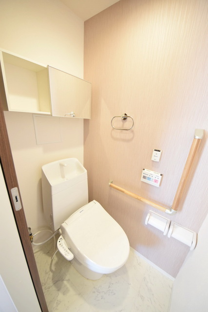 トイレ　～トイレもきれいで気持ちいぃ～