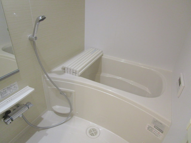 バス・シャワールーム　★追い焚き機能付★