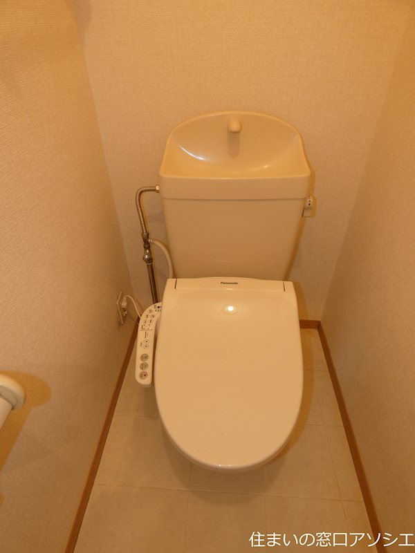 トイレ　ウォシュレット便座