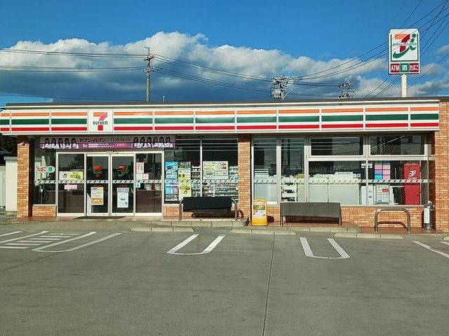 コンビニ　セブンイレブン（コンビニ）まで350m