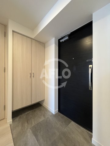 玄関　コンフォリア・リヴ新大阪WEST　玄関