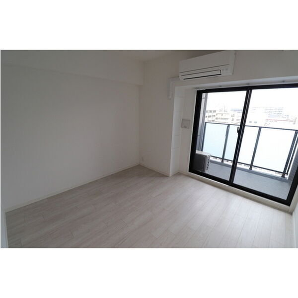 居室・リビング　コンフォリア・リヴ新大阪WEST　リビング