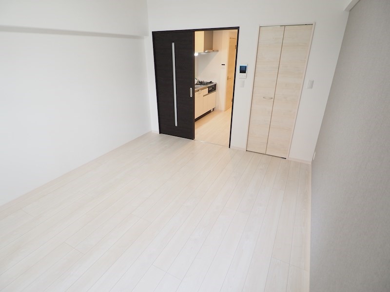 その他部屋・スペース　広めのお部屋で家具の配置もしやすいです