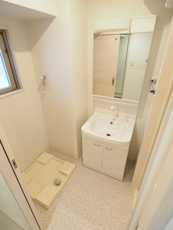 洗面設備　脱衣所も広めです