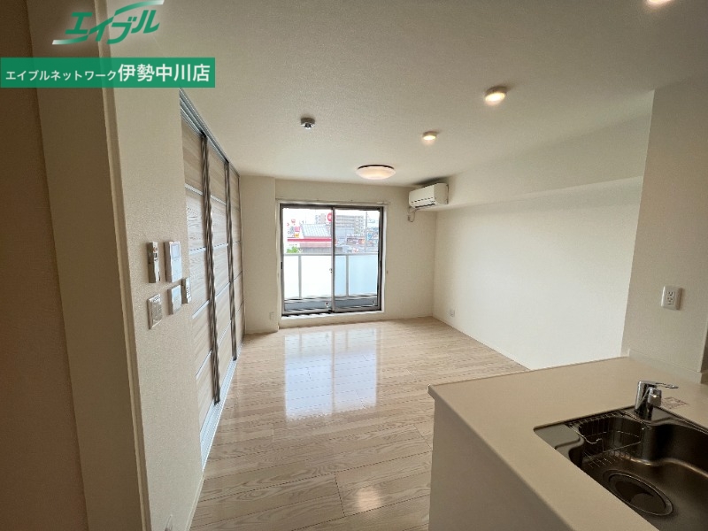 居室・リビング　別部屋の写真です。