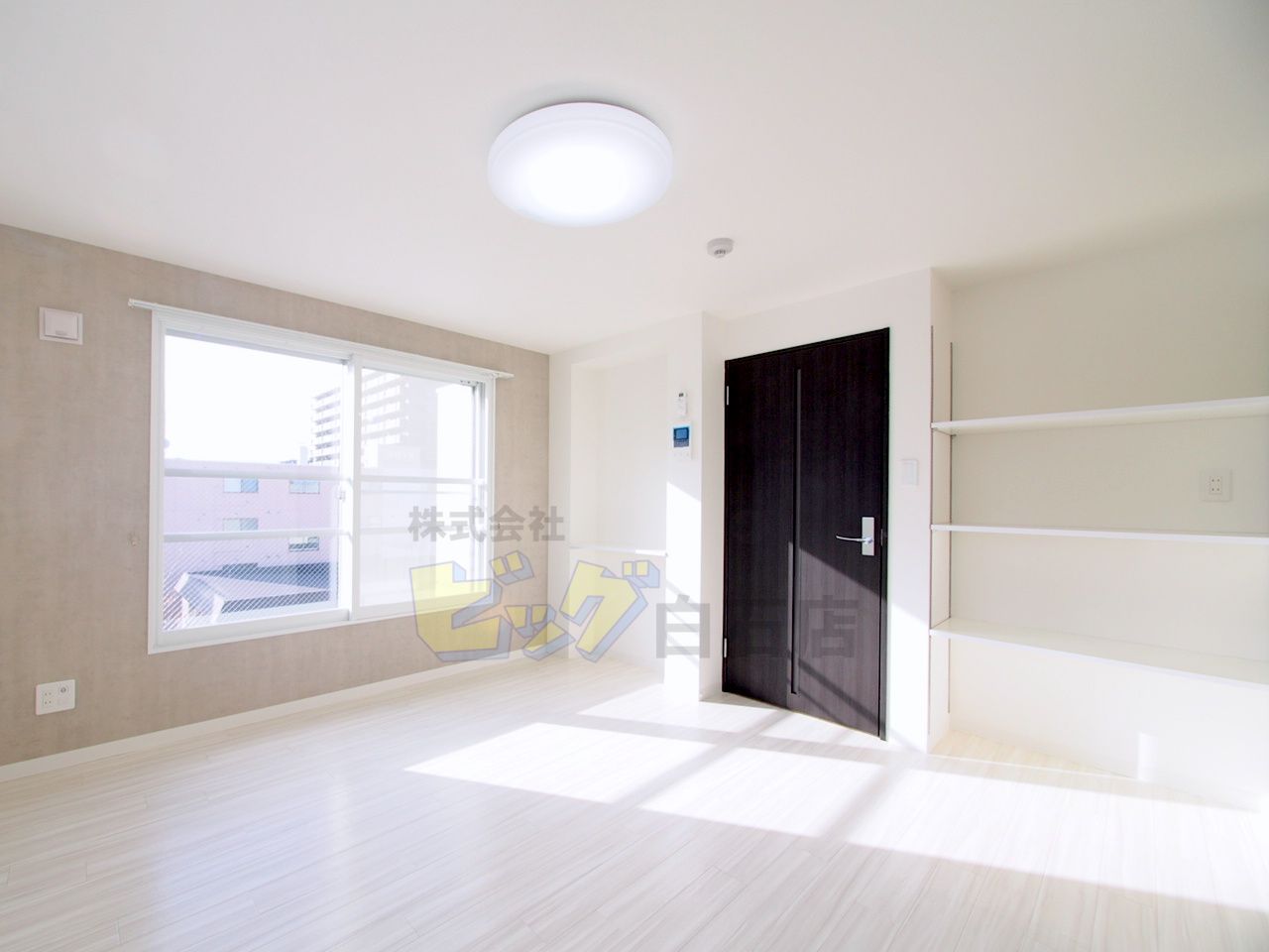 居室・リビング　陽当たり良好で明るいリビングです♪