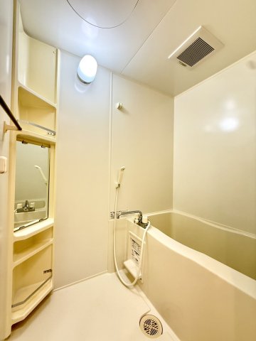 バス・シャワールーム　同物件別部屋
