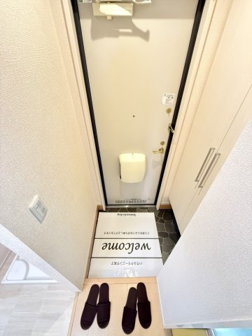 玄関　同物件別部屋