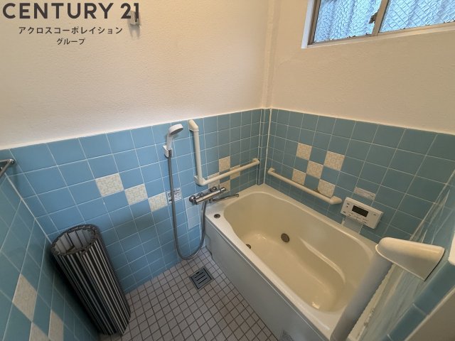 バス・シャワールーム　窓有