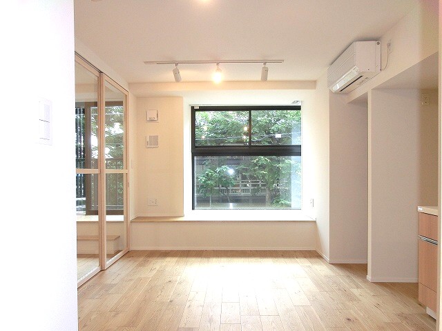 バルコニー　室内です