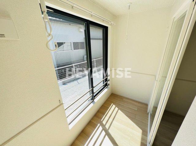 バルコニー　※室内画像は別号室のもの