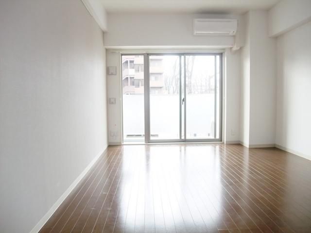 居室・リビング　★広々居室★