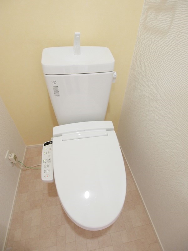 トイレ　ウォシュレット付きトイレです。
