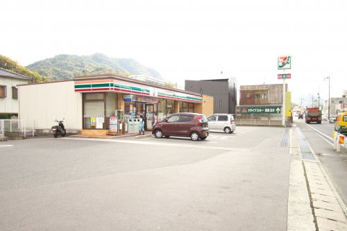 コンビニ　セブンイレブン呉市広塩焼店（コンビニ）まで441m