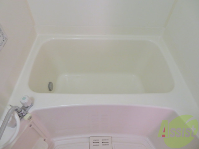 バス・シャワールーム　バス・トイレ別でお掃除しやすいですよ～。