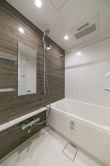 バス・シャワールーム　※写真は同タイプ住戸です。