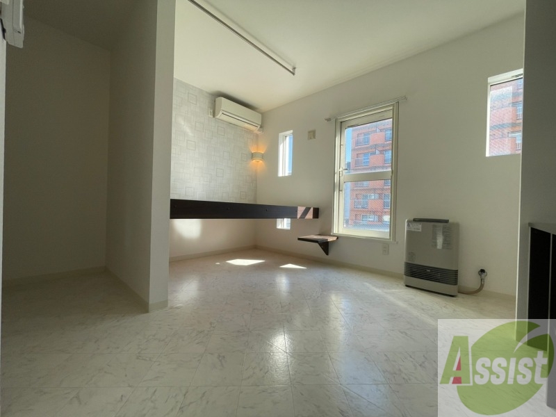 居室・リビング　７．２帖の洋室です。広々として、きれいですね。