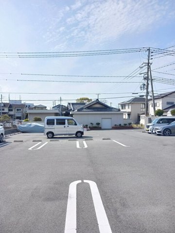 駐車場　駐車スペースもあります