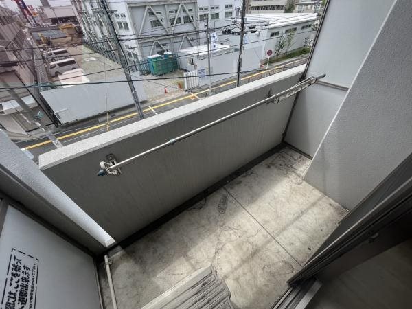 バルコニー　開放的で明るい空間を演出してくれるバルコニーです